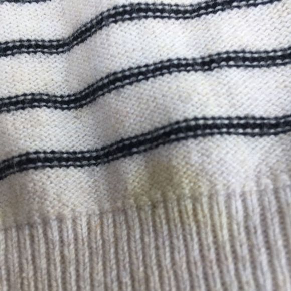 Gap lightweight summer “ticking”sweater. - Picture 9 of 10